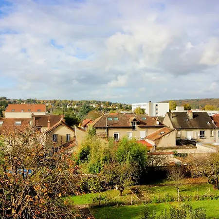 Comme A La Maison Entre Fontainebleau Et Moret Sur Loing *